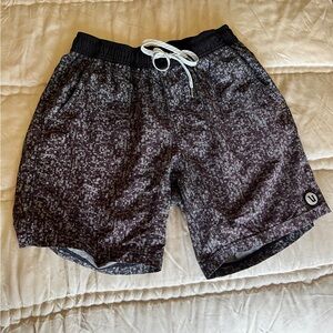 Men’s Medium Vuori Core Shorts (7” inseam)